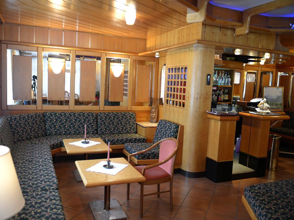 קדרצונה Hotel Regina Elena מראה חיצוני תמונה