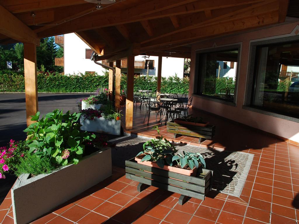קדרצונה Hotel Regina Elena מראה חיצוני תמונה
